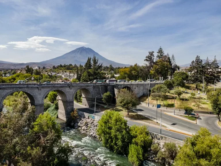 Atacama Desert & Altiplanic 28 Transfer from Puno to Arequipa