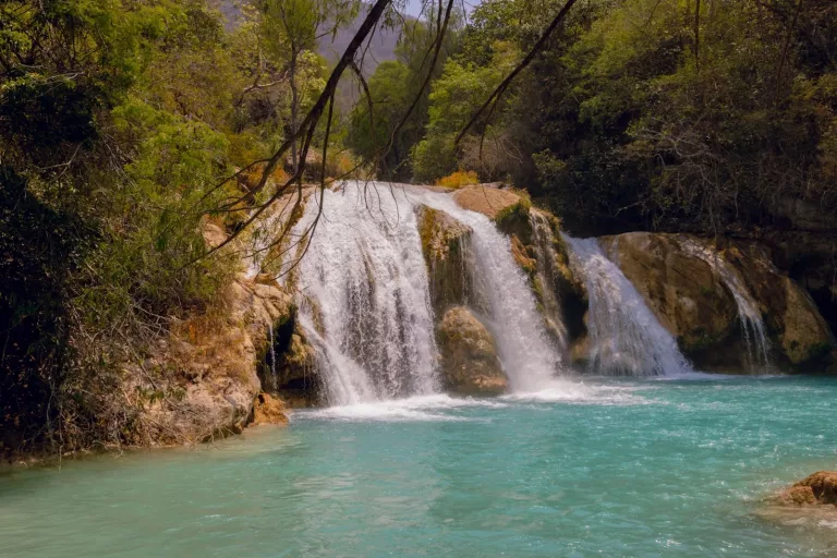 Central América, Caribbean & Mayan Culture 90 Agua Azul and Misol Ha Waterfalls Tour jpeg