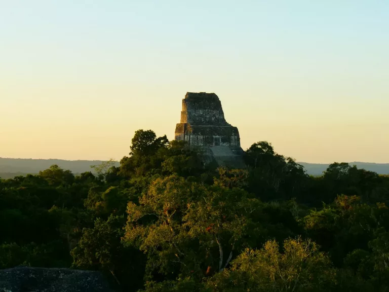 Central América, Caribbean & Mayan Culture 93 Tikal Sunrise Tour jpeg