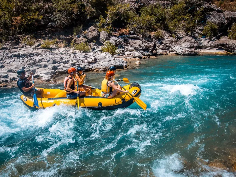 Lakes, Volcanoes & Mapuches 14 clear water Rafting