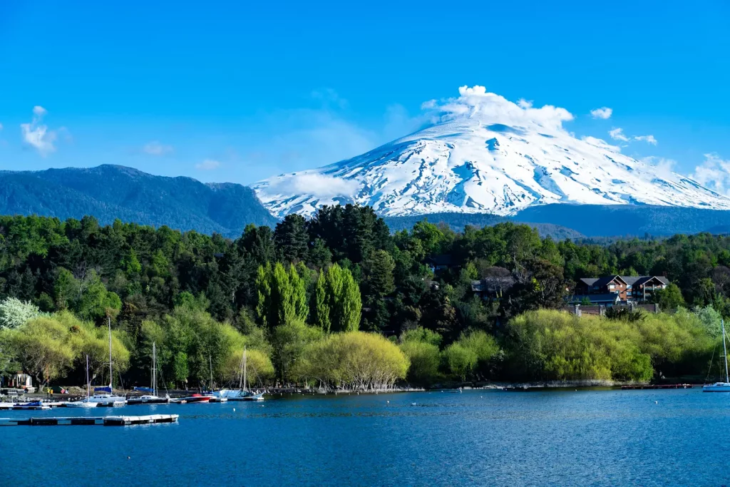 Lakes, Volcanoes & Mapuches 1 lakes on chile